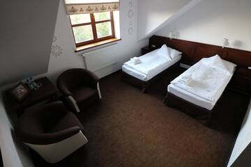 Фото номера Двухместный номер с 2 отдельными кроватями Отель Hotel Marzanna г. Niedrzwica Kościelna 2