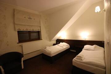 Фото номера Двухместный номер с 2 отдельными кроватями Отель Hotel Marzanna г. Niedrzwica Kościelna 29